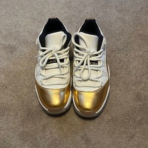 Jordan 11 low closing ceremony size 9